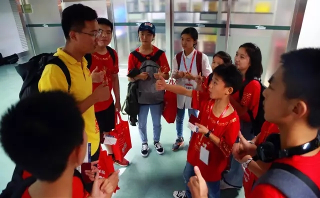 他驚嘆我的自信,我鐘愛(ài)他的柔情